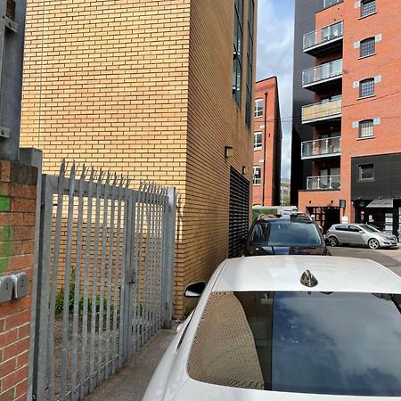 New Modern Apt In The City & Close To Stadiums カーディフ エクステリア 写真