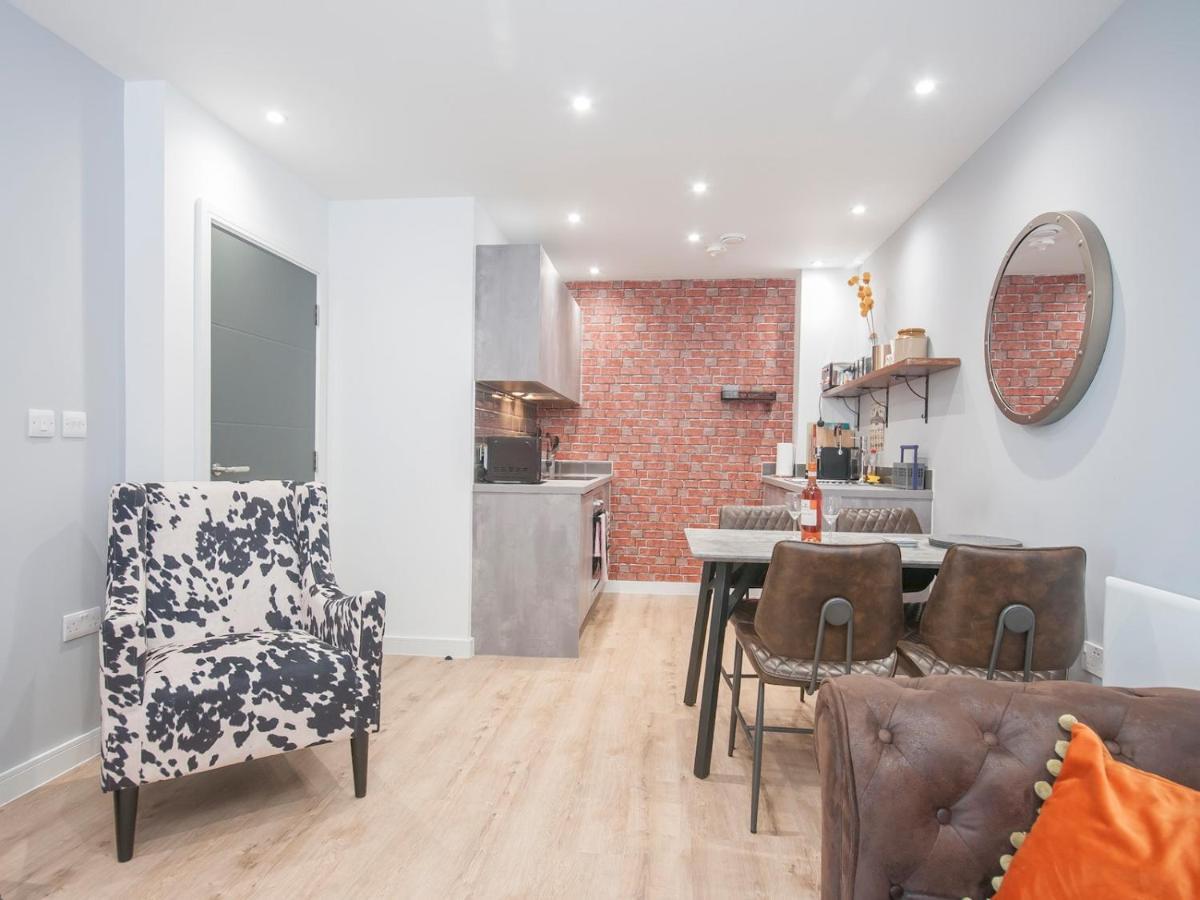 New Modern Apt In The City & Close To Stadiums カーディフ エクステリア 写真