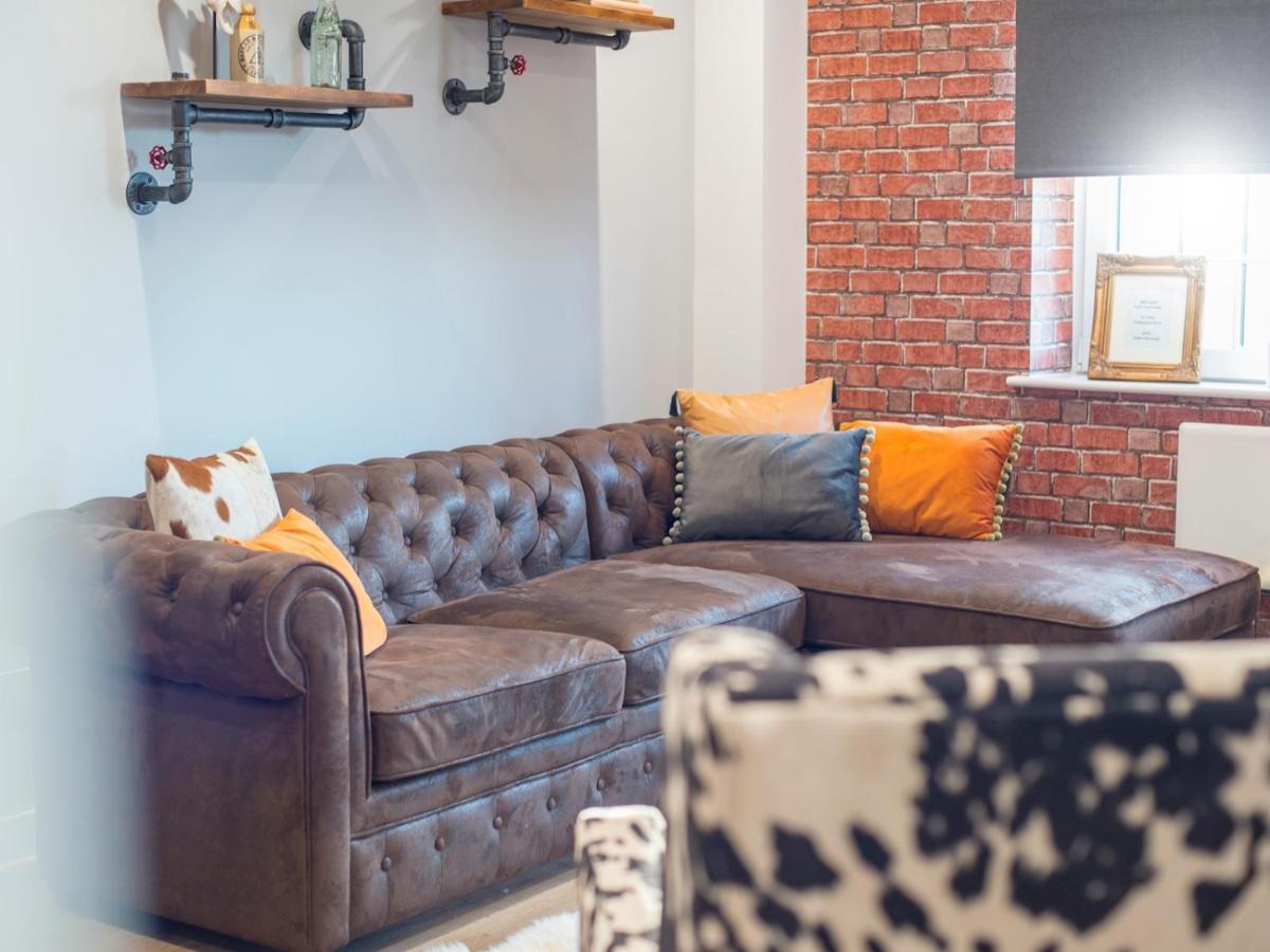 New Modern Apt In The City & Close To Stadiums カーディフ エクステリア 写真