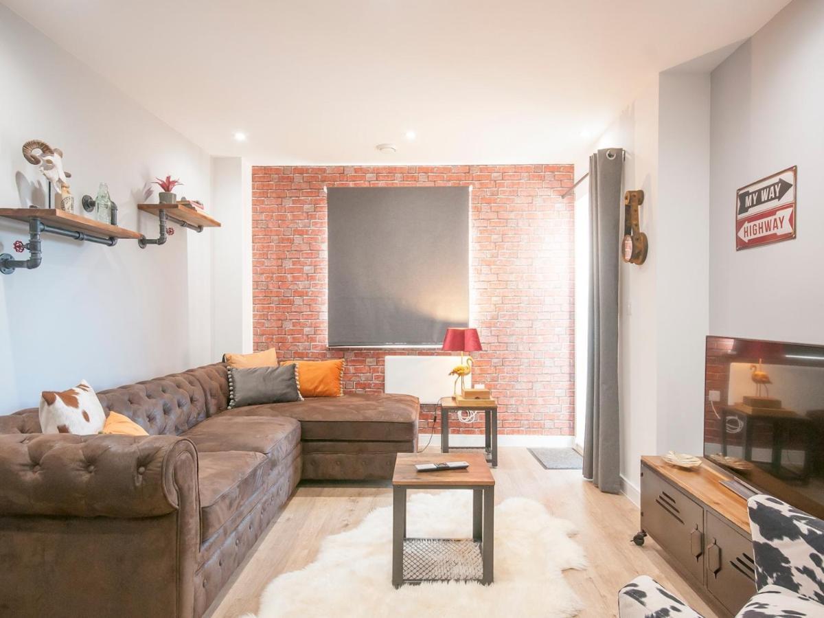 New Modern Apt In The City & Close To Stadiums カーディフ エクステリア 写真