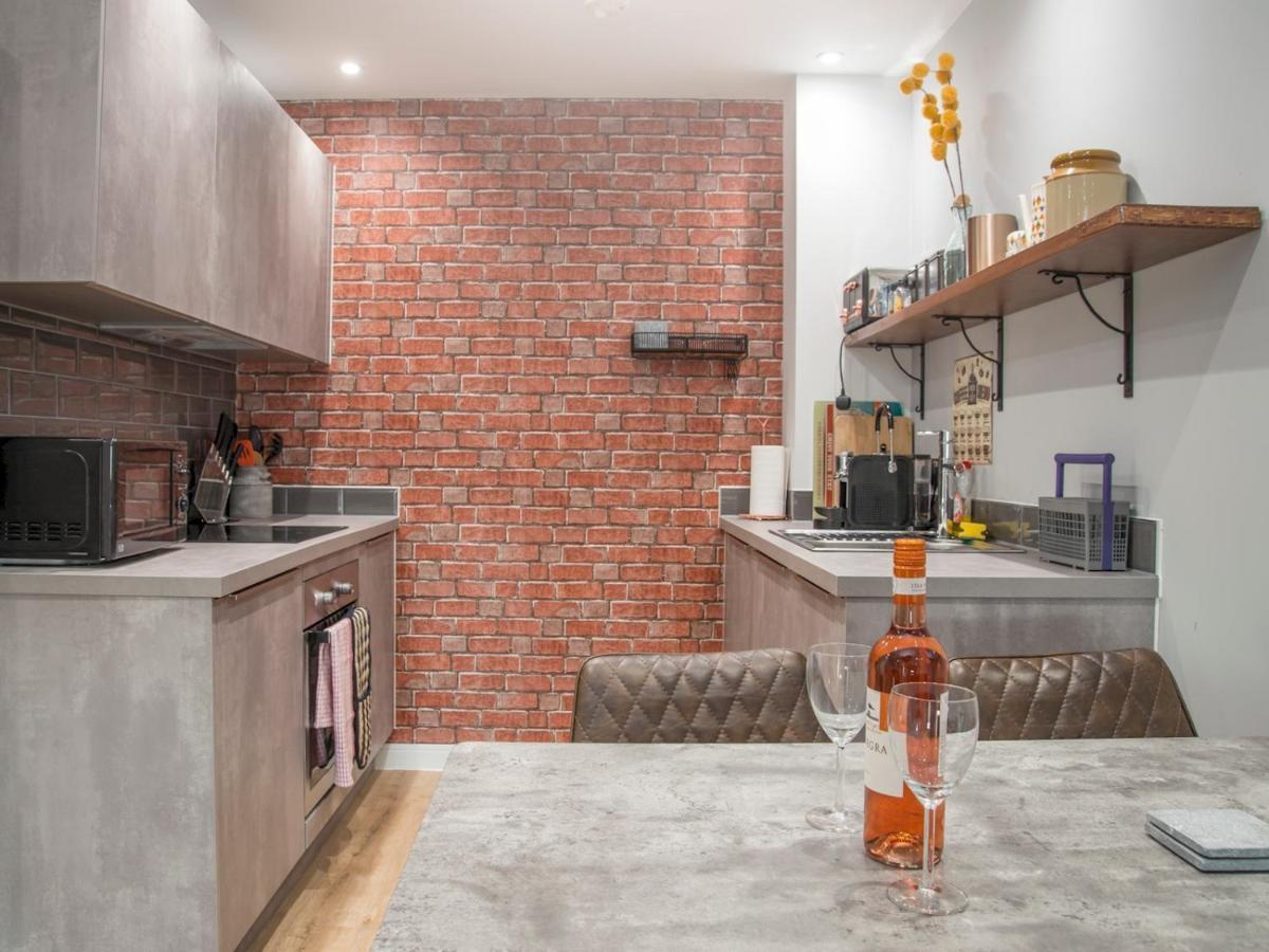 New Modern Apt In The City & Close To Stadiums カーディフ エクステリア 写真
