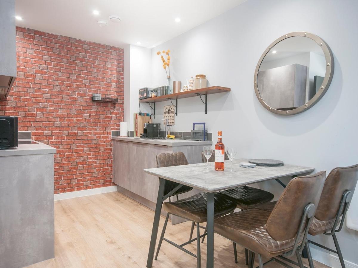 New Modern Apt In The City & Close To Stadiums カーディフ エクステリア 写真